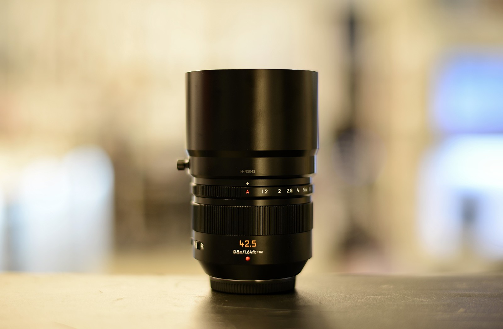 Panasonic Leica DG Nocticron 42.5mm 1.2 ASPH