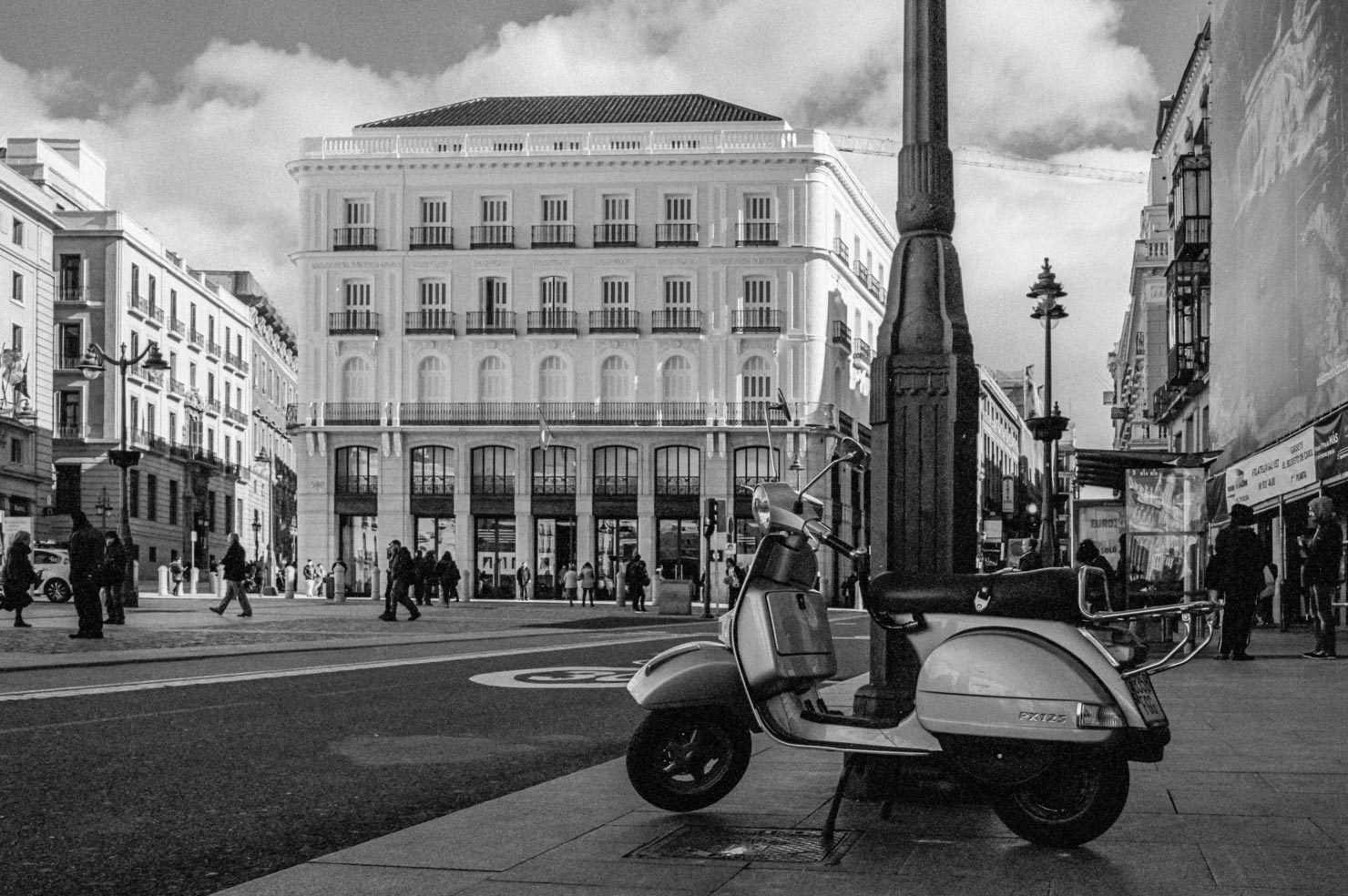 Vespa and the Sol Apple Store